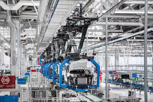 梅賽德斯-奔馳全面電動(dòng)再提速 探訪(fǎng)全新EQE誕生地北京奔馳順義工廠(chǎng)